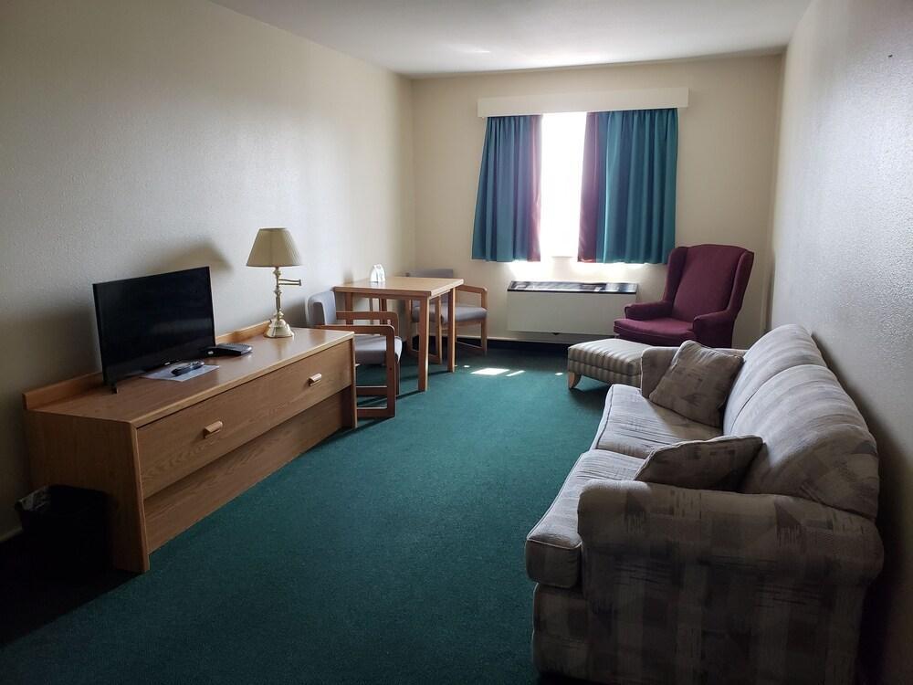Hotel Super 8 By Wyndham Moose Jaw Sk Esterno foto