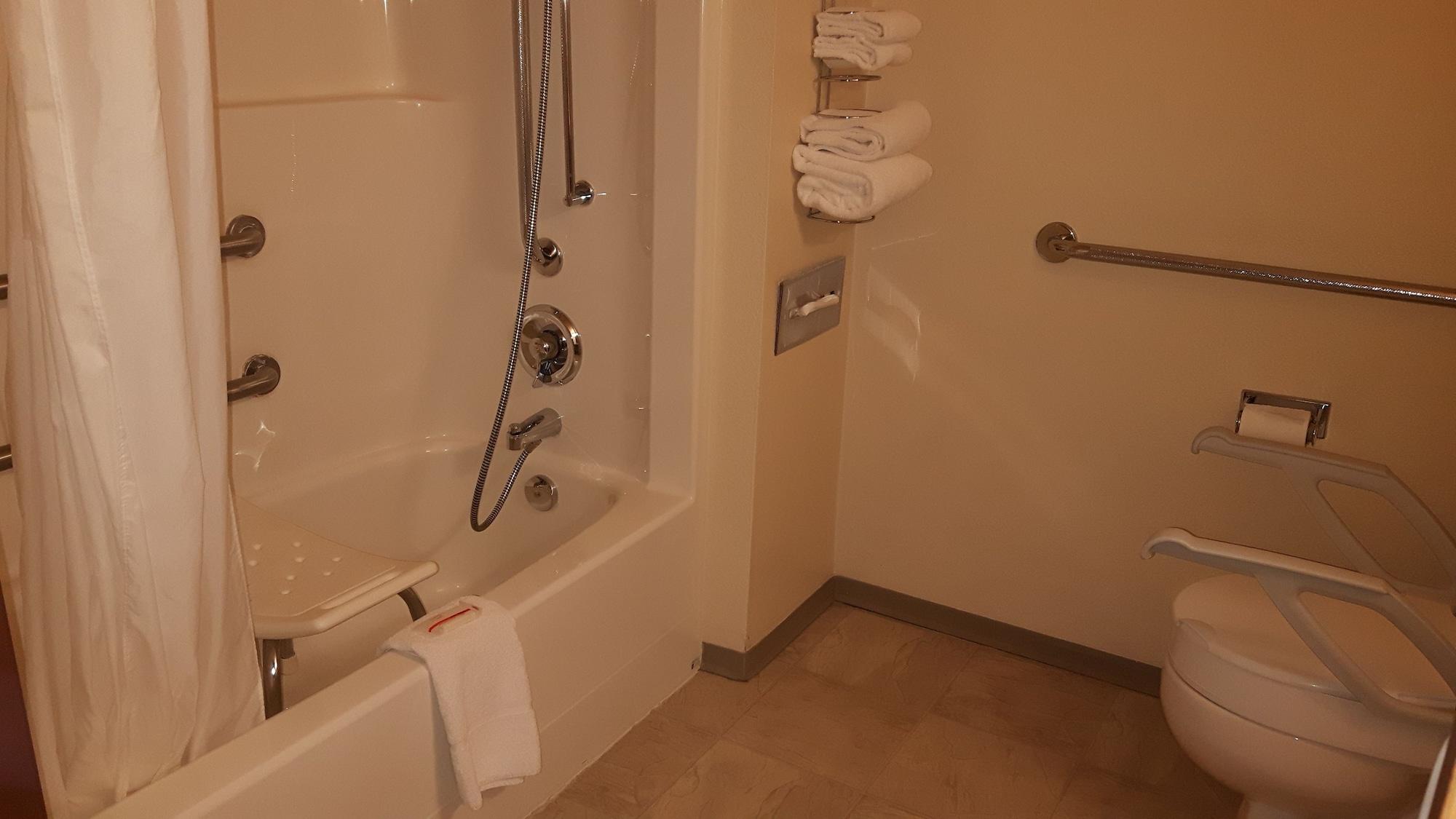 Hotel Super 8 By Wyndham Moose Jaw Sk Esterno foto