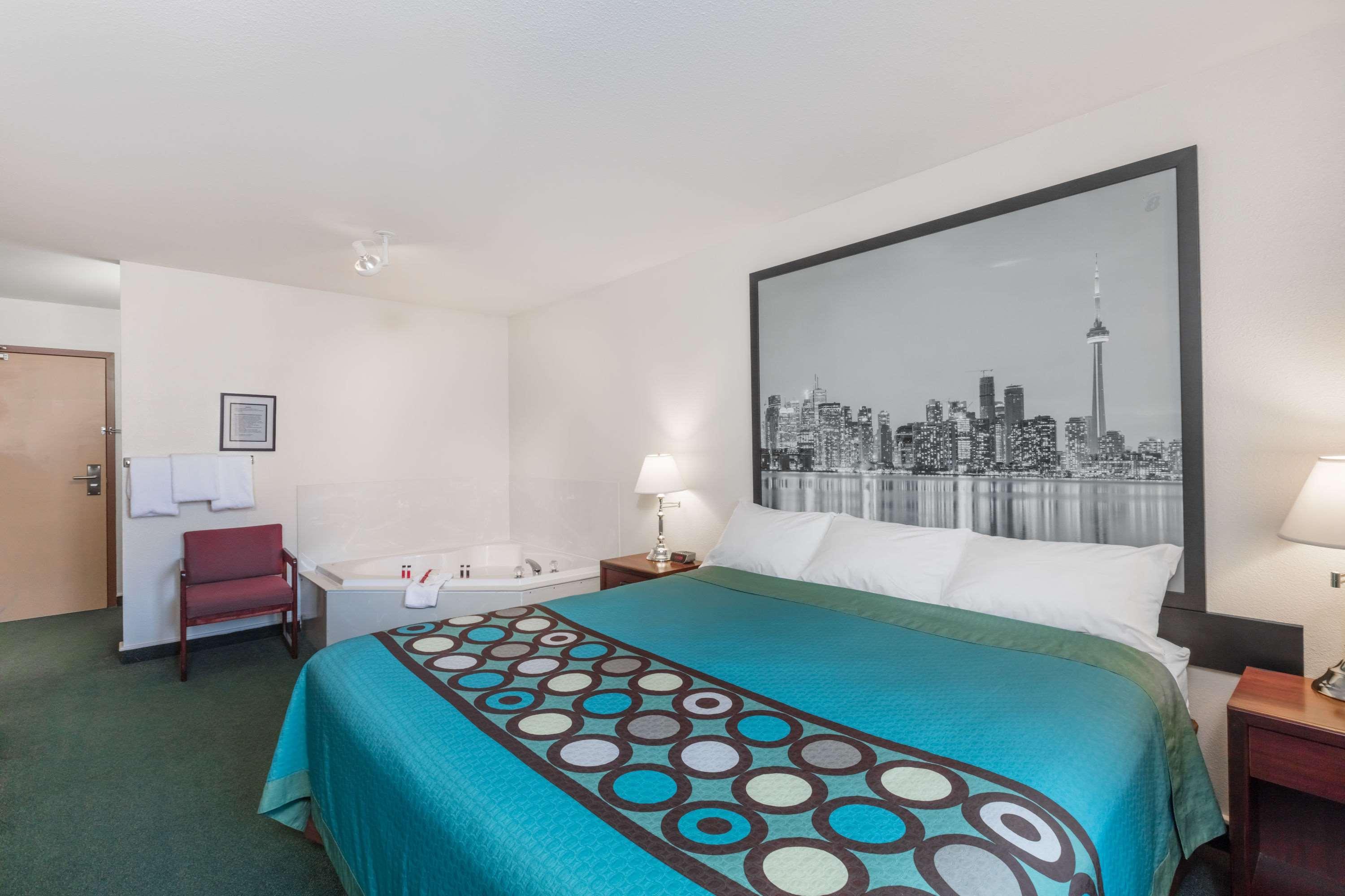 Hotel Super 8 By Wyndham Moose Jaw Sk Esterno foto