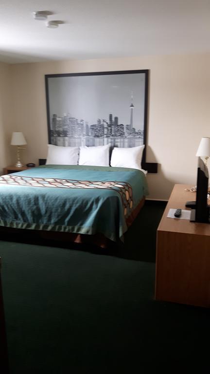 Hotel Super 8 By Wyndham Moose Jaw Sk Esterno foto