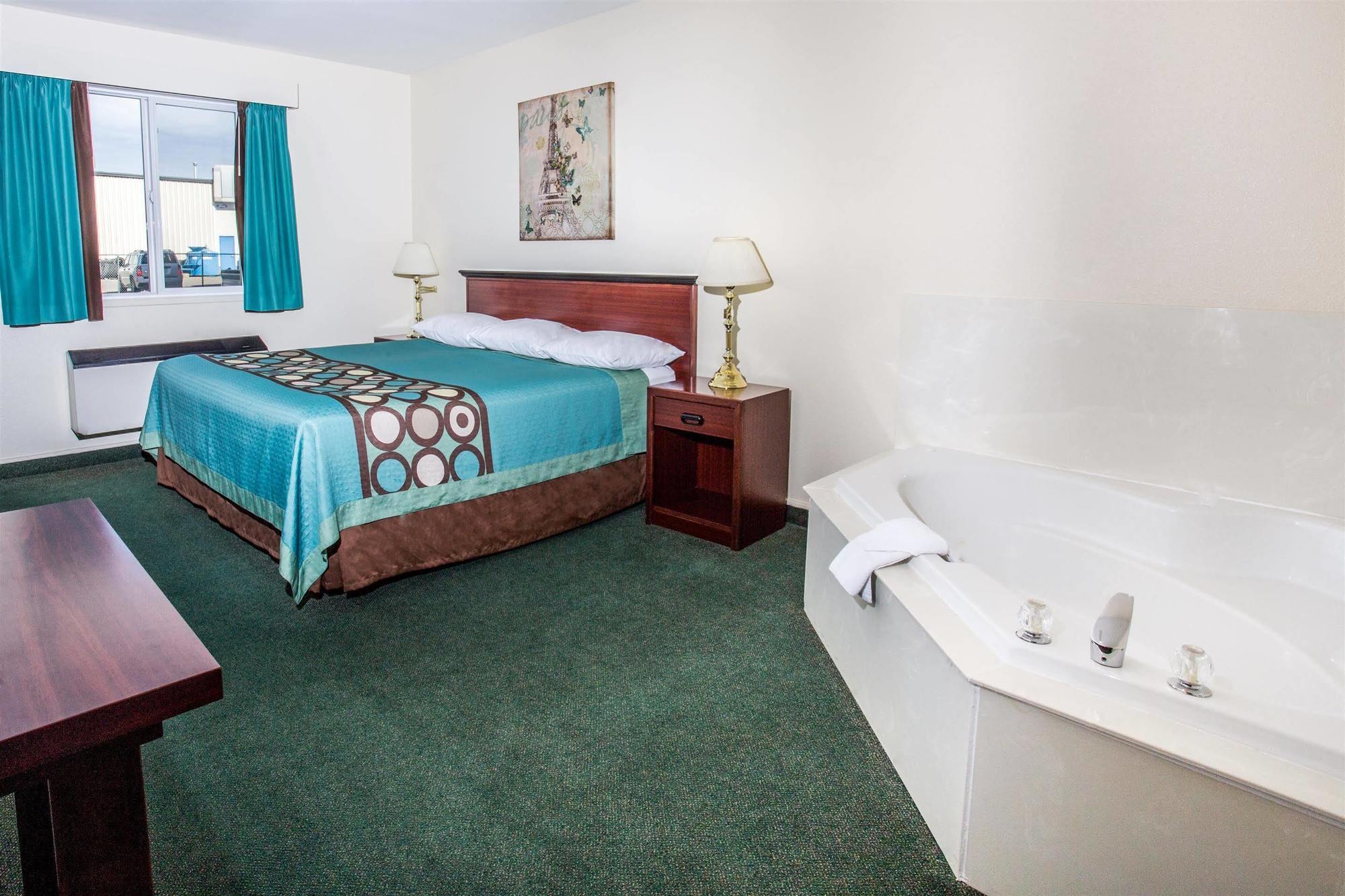 Hotel Super 8 By Wyndham Moose Jaw Sk Esterno foto