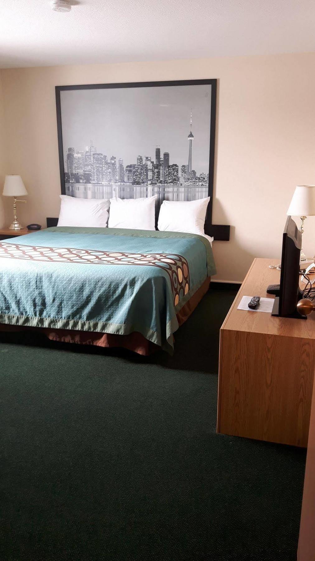 Hotel Super 8 By Wyndham Moose Jaw Sk Esterno foto