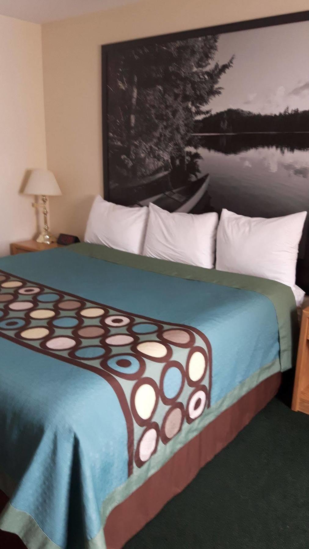 Hotel Super 8 By Wyndham Moose Jaw Sk Esterno foto